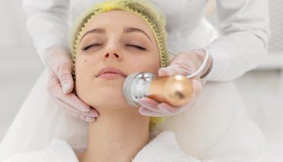 mulher-na-clinica-de-beleza-para-tratamento-facial mulher-na-clinica-de-beleza-para-tratamento-facial