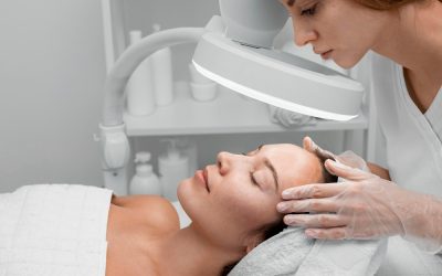 mulher-no-salao-de-beleza-para-tratamento-facial Preenchimento Facial