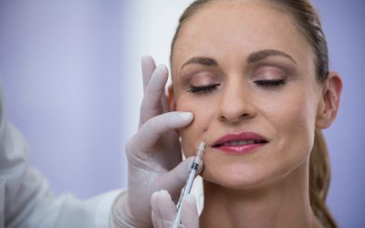 mulher-recebendo-injecao-de-botox Toxina Butolínica